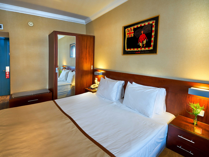 Bedroom 3, Feronya Hotel, Beyoğlu
