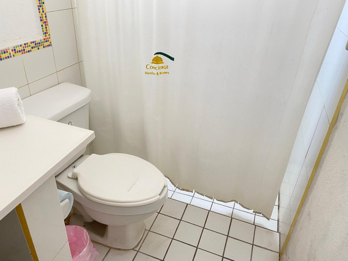 Bathroom 5, Concierge Plaza San Rafael, Armería