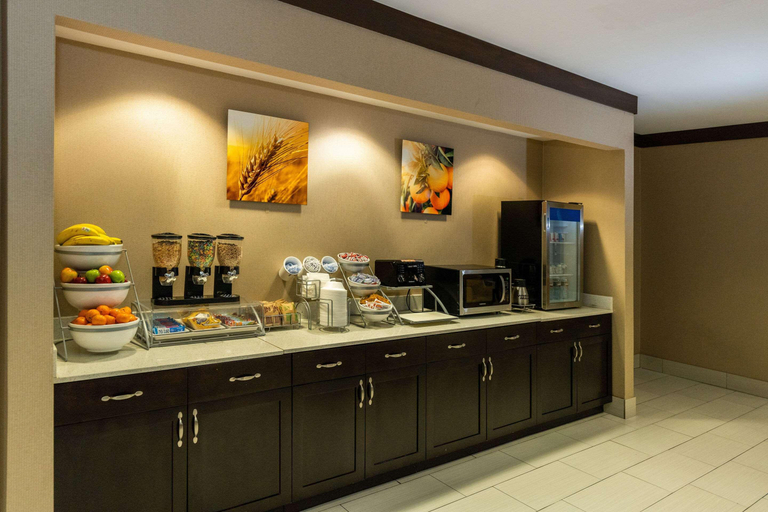 Food & Drinks 4, Comfort Suites Houston West at Clay Road, Houston