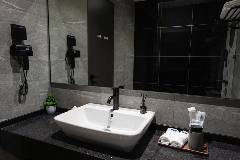Bathroom 3, Blu Sentral Hotel , Tawau