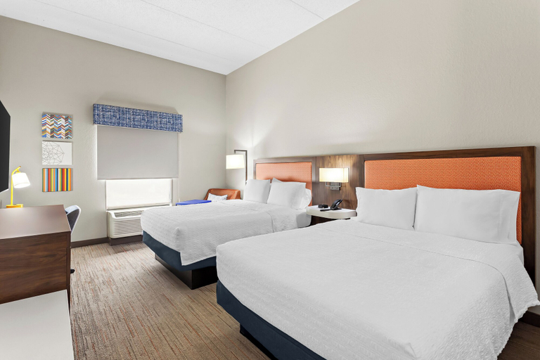 Bedroom 4, Hampton Inn & Suites Bolingbrook, Will
