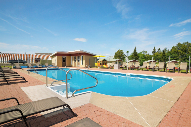 Sport & Beauty 5, Days Inn by Wyndham Riviere-Du-Loup, Rivière-du-Loup