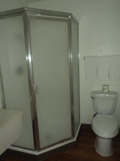 Bathroom 4, Motel 6 Albuquerque Northeast, Bernalillo