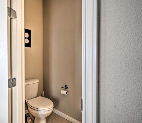 Bathroom 3, Castillo di Sabbia, Curry