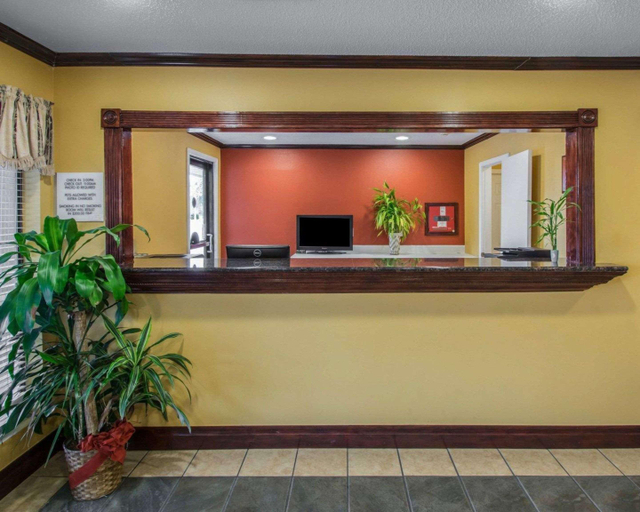 Public Area 5, Econo Lodge Defuniak Springs I-10, Walton