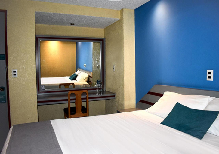 Bedroom 3, VOS Centro, Mexico City
