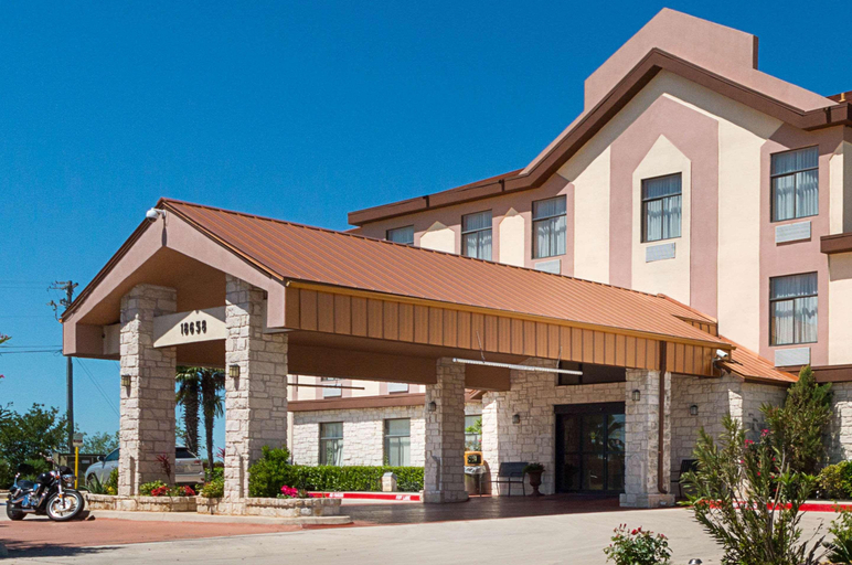 Exterior & Views 1, Quality Inn & Suites Buda, Hays