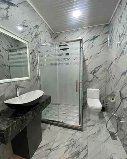 Bathroom, EZ Restoran & Hotel, Zaqatala