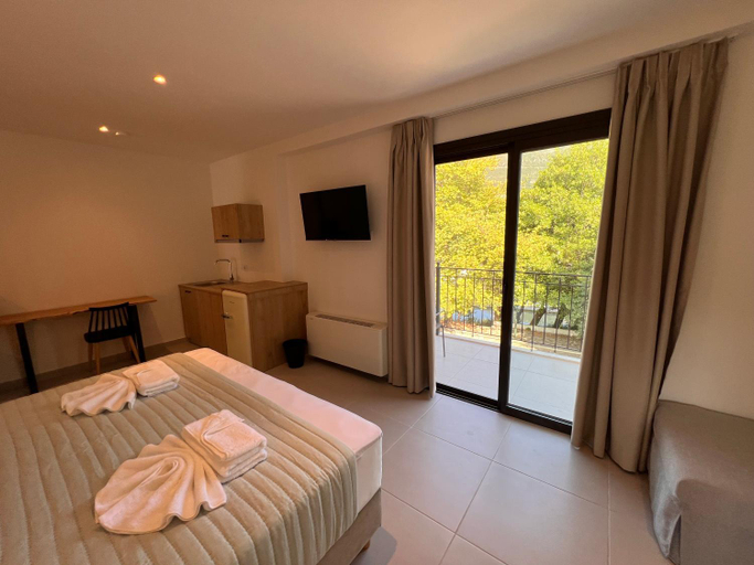 Bedroom, Likno Hotel, Epirus