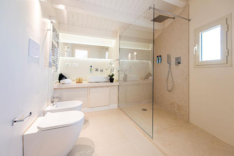 Bathroom 5, Costamante Suites & Spa, Trapani