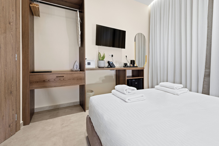 Bedroom 3, Enea City Suites, Crete