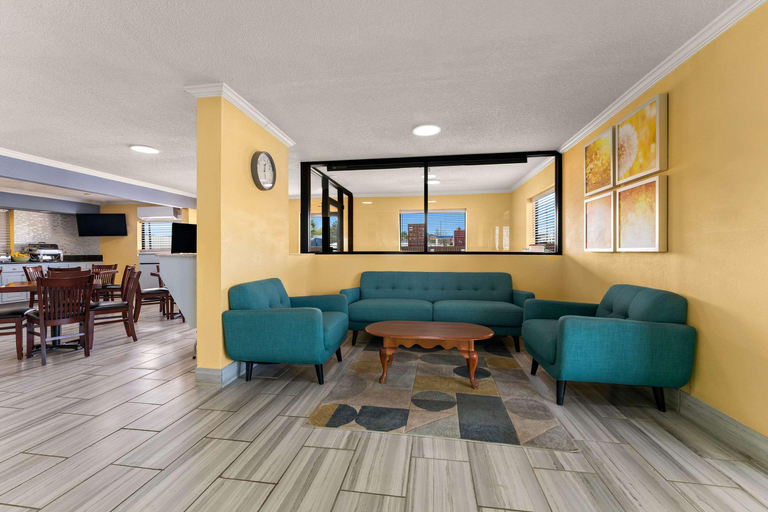 Public Area 2, Quality Inn & Suites Dublin, Laurens