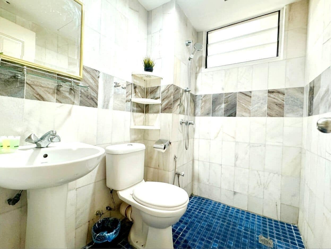 Others 5, Century Bay Private Residences, Penang Island