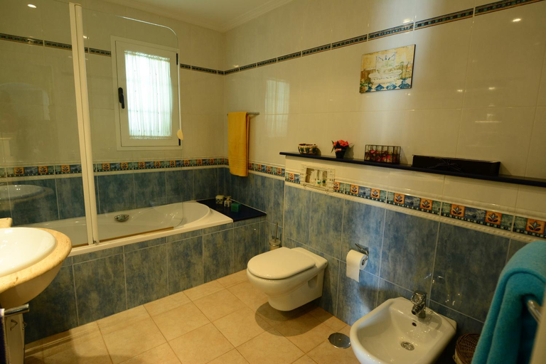Bathroom 4, Hotel La Colina, Las Palmas