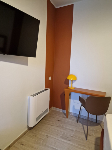 Others 5, marte rooms, Salerno