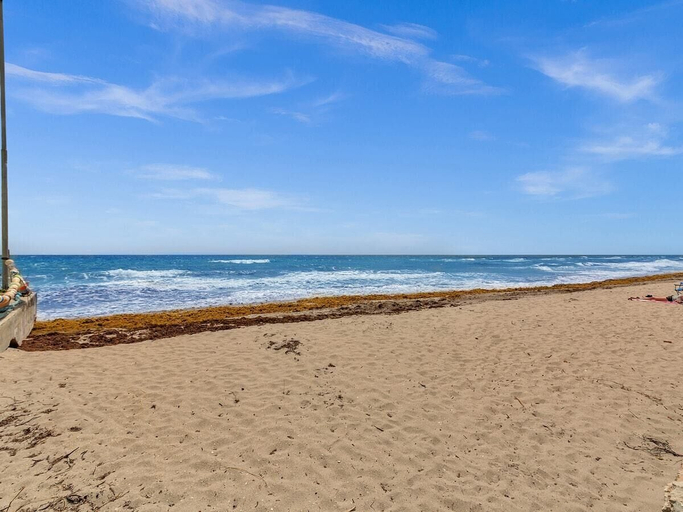 Others 5, Beachside 1BR Apt Walk to Hollywood & Dania Beach, Broward
