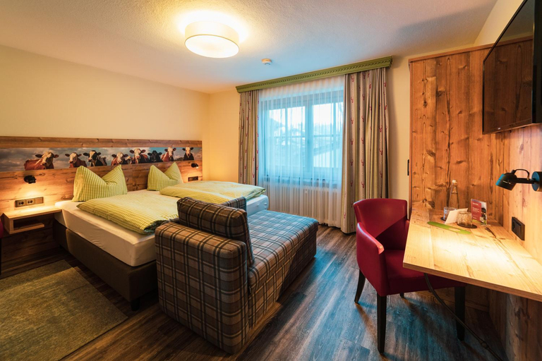 Bedroom 2, Hotel Garni Landhaus Traunbachhausl, Traunstein