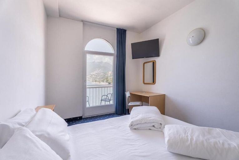 Bedroom 4, Lake Hotel Ifigenia, Trento
