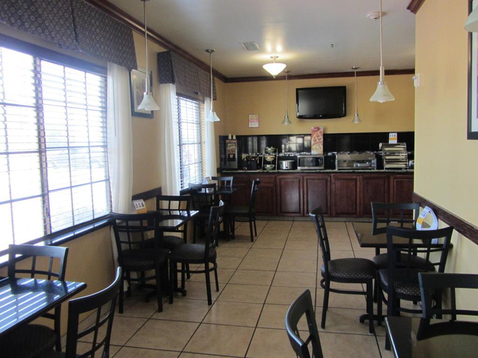 Food & Drinks 1, Econo Lodge Lubbock I-27, Lubbock