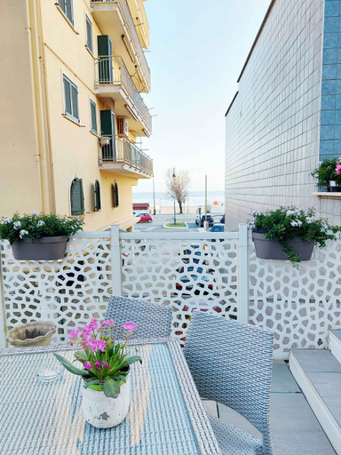 Others 3, Sweet Home & Wellness Luxury Apartment, Roma