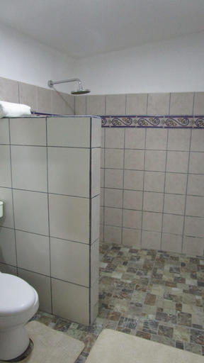 Bathroom 4, Hotel Sueño Tranquilo, Aguirre
