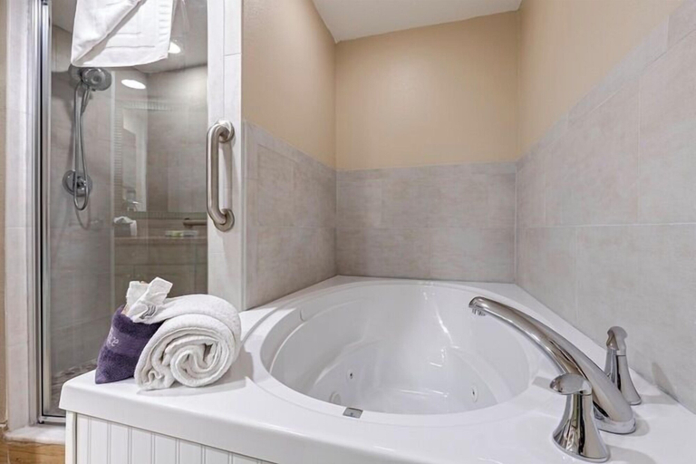 Bathroom 4, The Resort on Cocoa Beach, Brevard