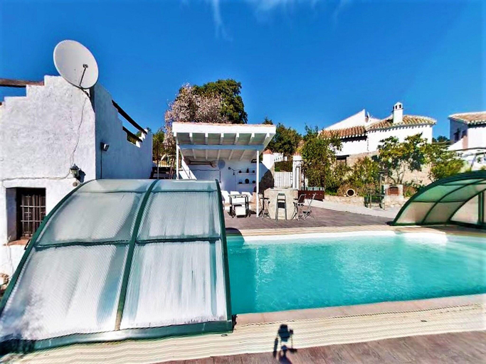 Sport & Beauty 4, Country House in Andalusia with Pool, Granada