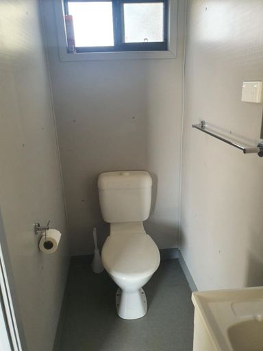Bathroom 2, Terminus Hotel, Coonamble