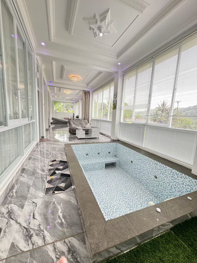 Sport & Beauty, Teras Luhur Villa dengan Jacuzzi, Bandung