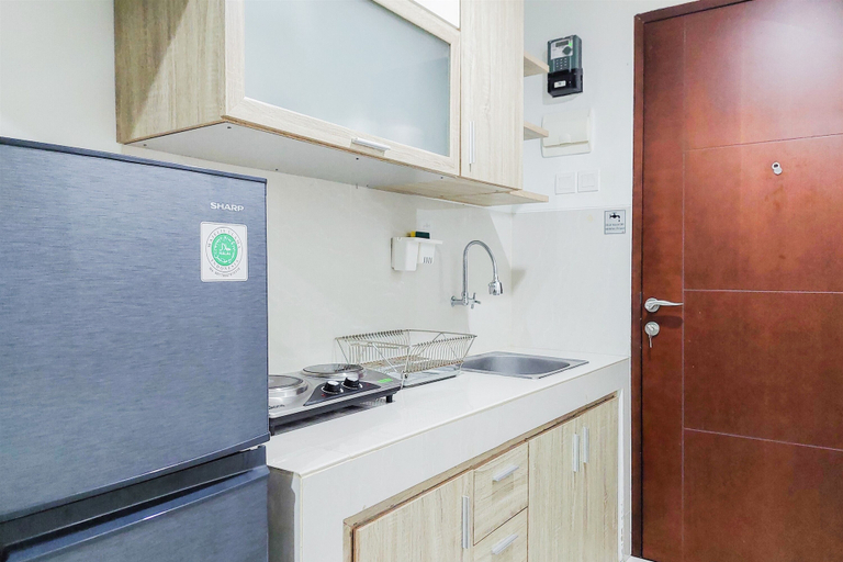 Private kitchen 5, Warm and Clean Studio at Springwood Residence Tangerang Apartment, Tangerang