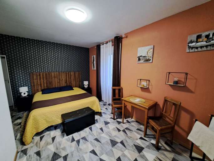 Bedroom 3, hotel le Bearn, Hautes-Pyrénées