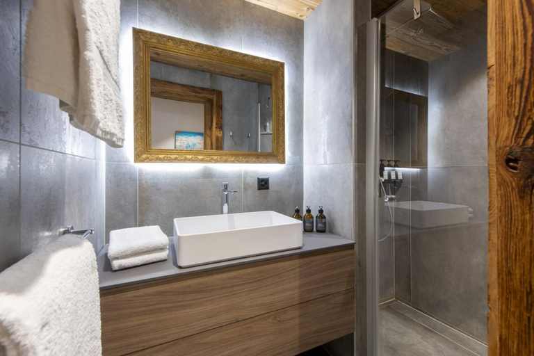 Bathroom 2, Chalet Kamelia - Luxury Chalet for 7, Martigny