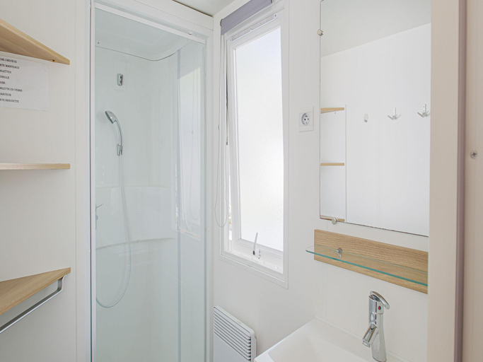 Bathroom 4, Mobile Home in Saint-Jean near Beach Pool, Vendée
