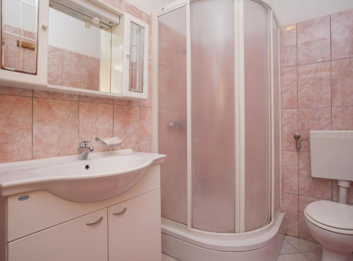 Bathroom, House B - 45m From the Sea, Vela Luka
