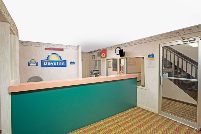 Public Area 2, Econo Lodge Cherry Point, Craven