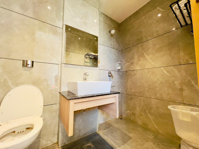 Bathroom, Hotel Diamond View, Amritsar