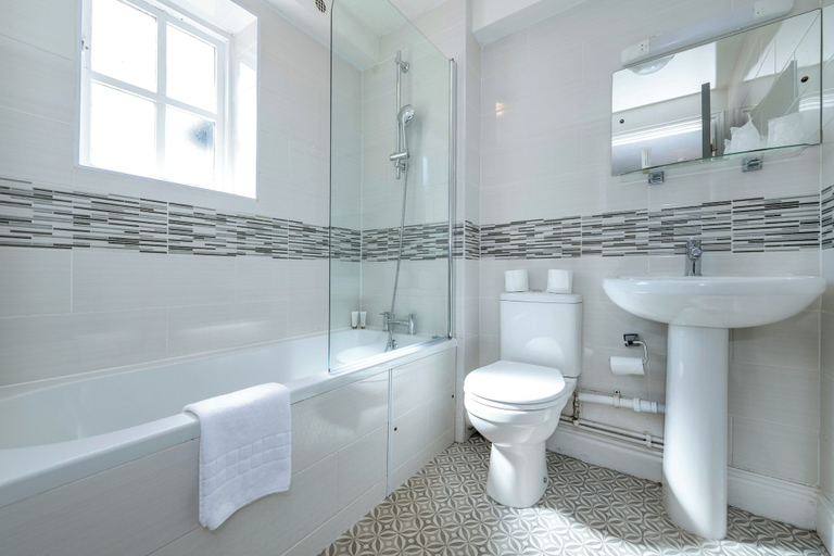 Bathroom 4, The Old Pheasant Hotel, Rutland