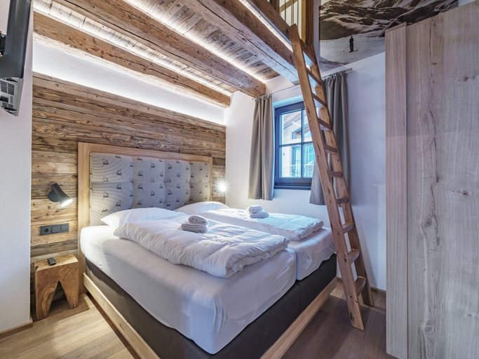 Bedroom 2, Chalet in Piesendorf near Ski Slopes, Zell am See