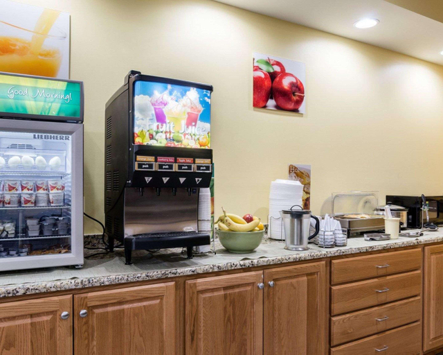 Food & Drinks 4, Quality Inn Liberal Area, Seward