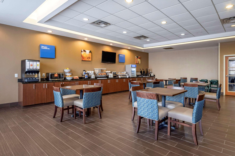 Food & Drinks 5, Spark By Hilton Shawnee, Pottawatomie