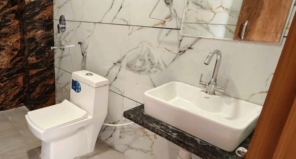 Bathroom 4, Braham Niwas Resort, Ajmer