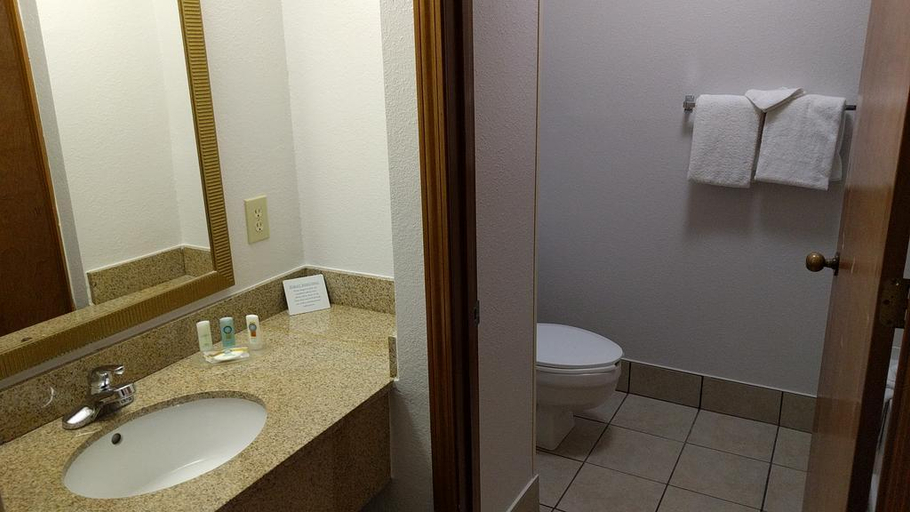 Bathroom 4, Quality Inn Lexington East/Hamburg Area, Fayette