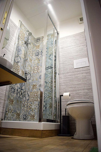 Bathroom 4, B&B Benincasa, Palermo