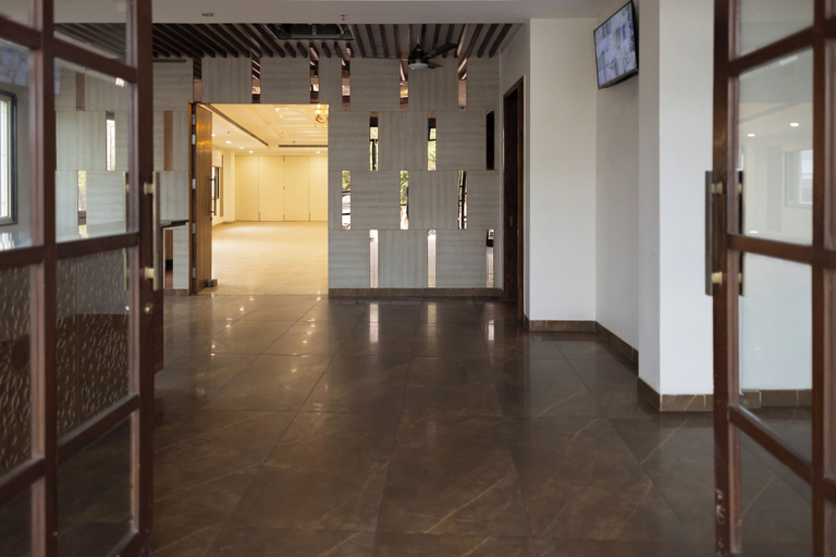 Others 4, Hotel Suburban, Sahibzada Ajit Singh Nagar