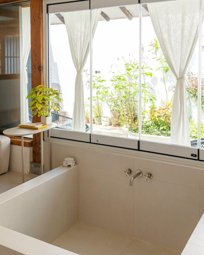 Bathroom 3, Jeonju Hanokmaeul Nest175 Jaczzi Dokchae Pension, Jeonju
