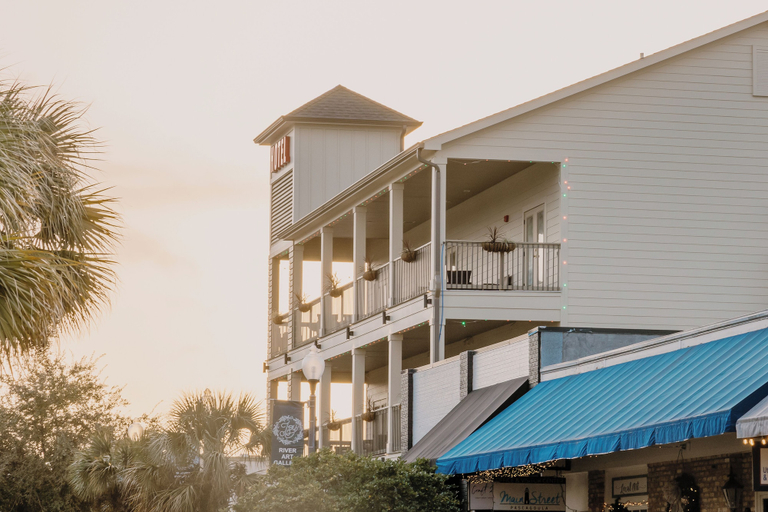 Exterior & Views