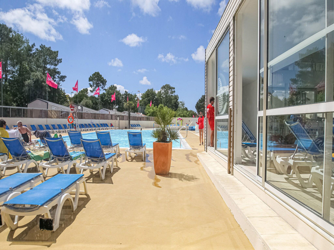 Sport & Beauty, Mobile Home with Plancha Pool Access, Vendée