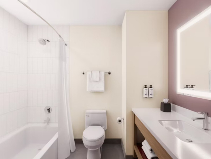 Bathroom 5, Garner Hotel PADUCAH WEST by IHG, McCracken