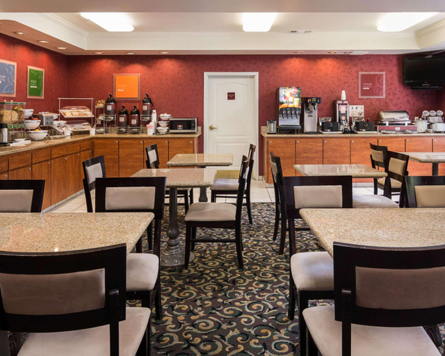 Food & Drinks 5, Comfort Suites Texarkana Texas, Bowie