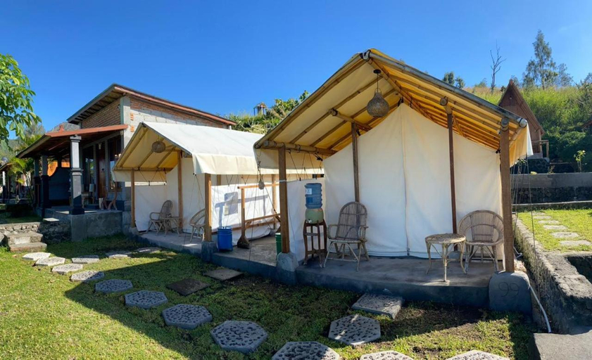 Exterior 3